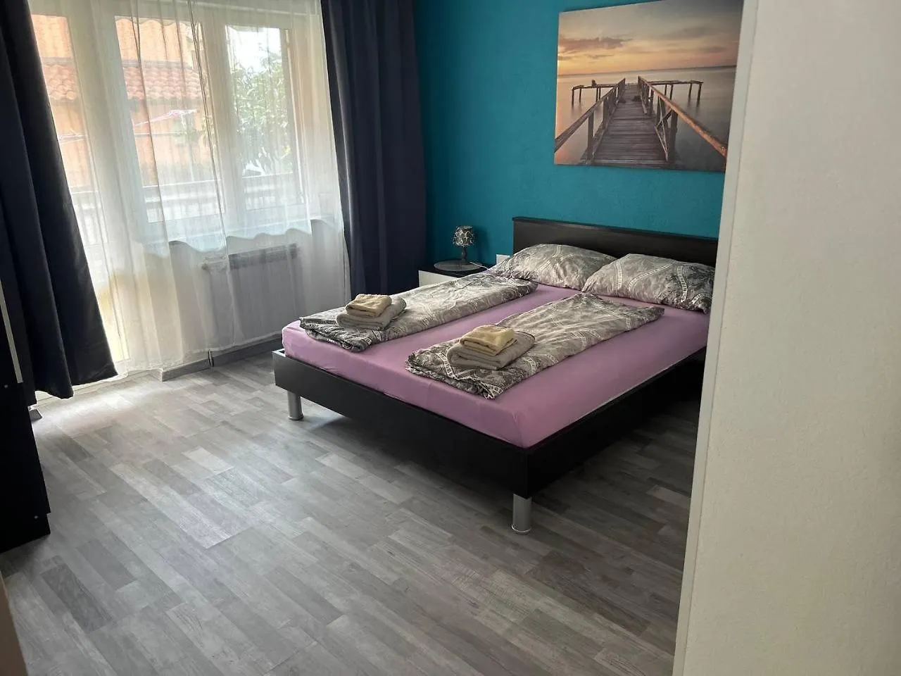 Villa Hanka Umag - 3 Verschiedene Whg - 40 Qm 3 Pers, 50 Qm Bis 4 Pers Oder 70 Qm Bis 5 Pers, Balkone, Nur 70 M Zum Strand, Von 3 Bis Max 5 Personen, Wlan, Sat-Tv, Klima, Kueche, Parkplaetze,Ruhig Gelegen Appartement
