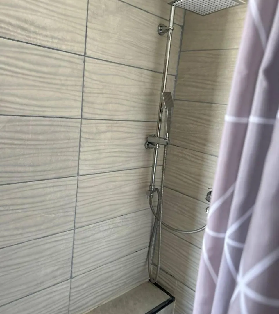 Apartamento Villa Hanka Umag - 3 Verschiedene Whg - 40 Qm 3 Pers, 50 Qm Bis 4 Pers Oder 70 Qm Bis 5 Pers, Balkone, Nur 70 M Zum Strand, Von 3 Bis Max 5 Personen, Wlan, Sat-Tv, Klima, Kueche, Parkplaetze,Ruhig Gelegen